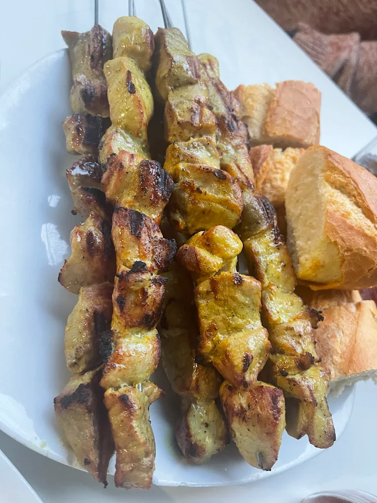 pinchos morunos madrid la brasa vallecas