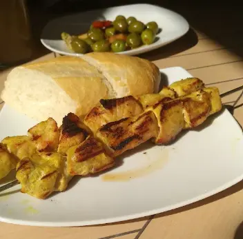 pinchos morunos madrid la brasa vallecas
