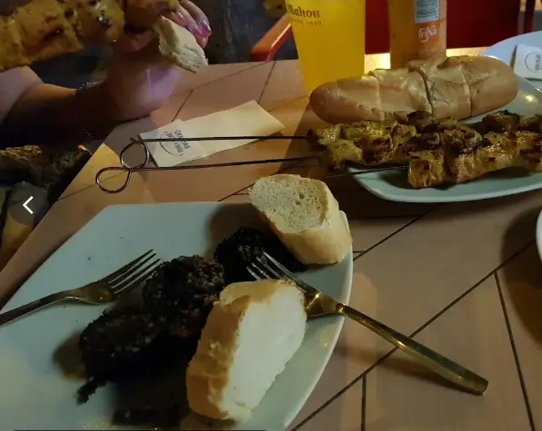 pinchos morunos madrid la brasa vallecas
