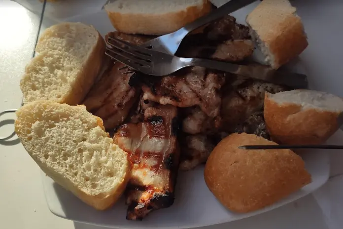 pinchos morunos madrid la brasa vallecas