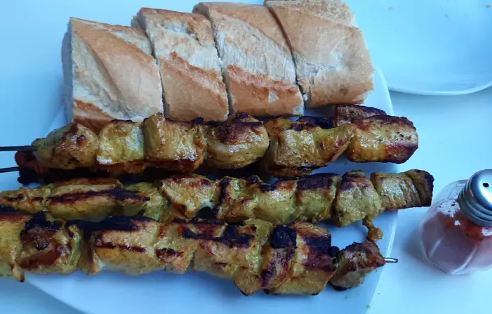 pinchos morunos madrid la brasa vallecas