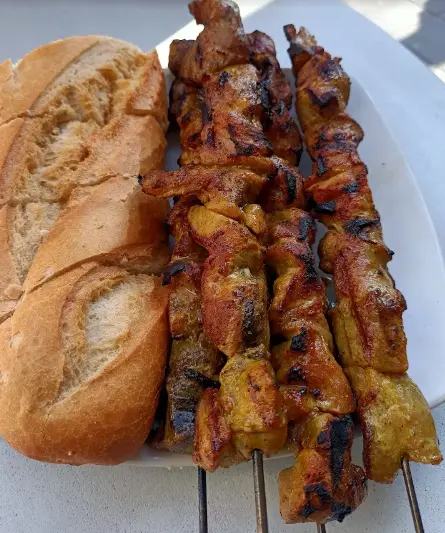 pinchos morunos madrid la brasa vallecas