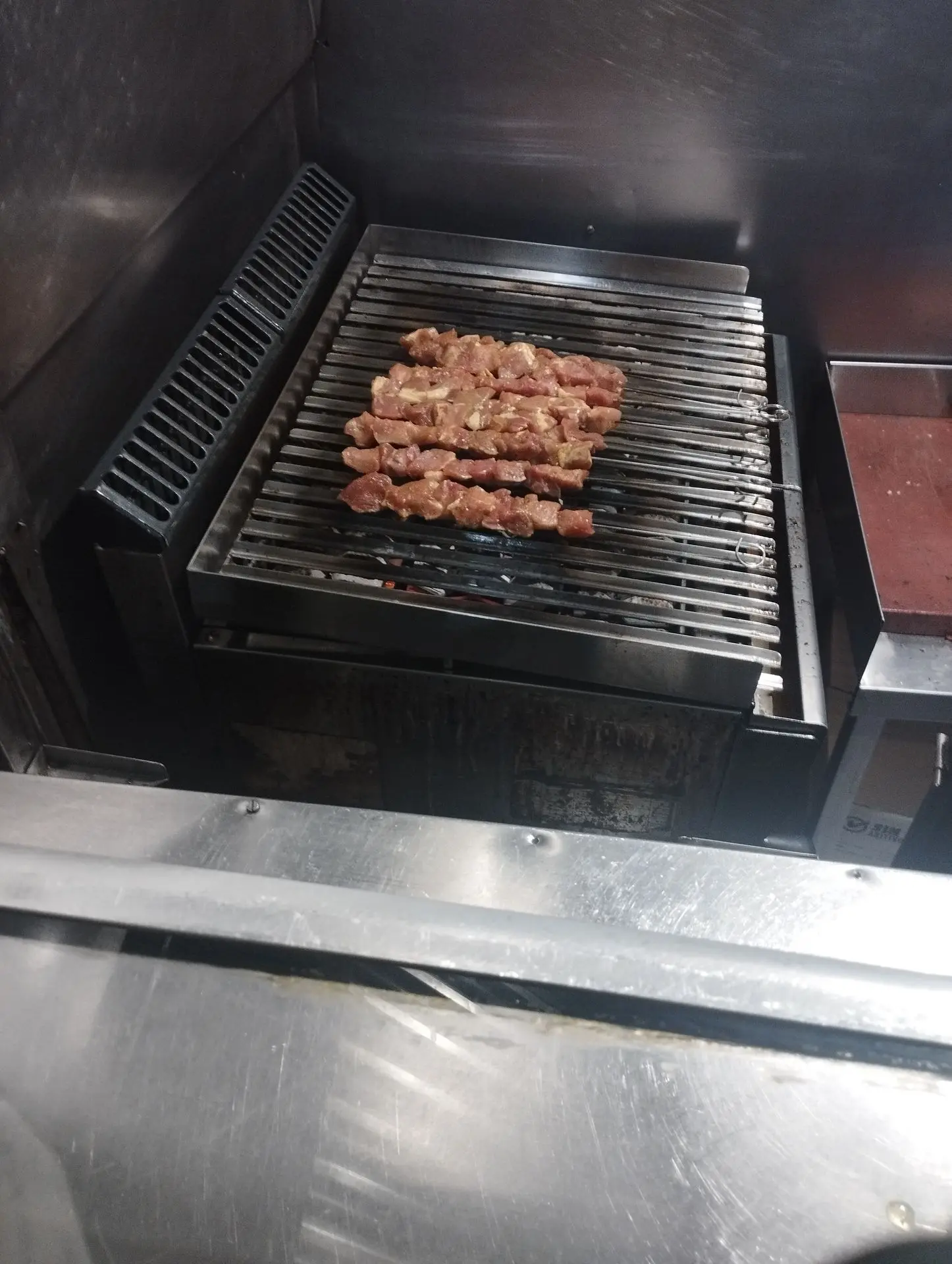 pinchos morunos madrid la brasa vallecas
